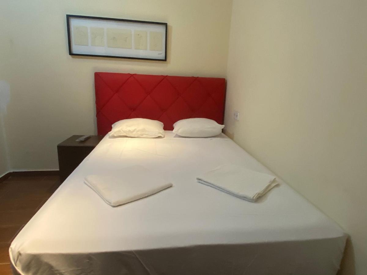 Hostal Granvia 628 Barcellona Esterno foto