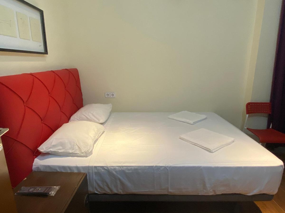 Hostal Granvia 628 Barcellona Esterno foto