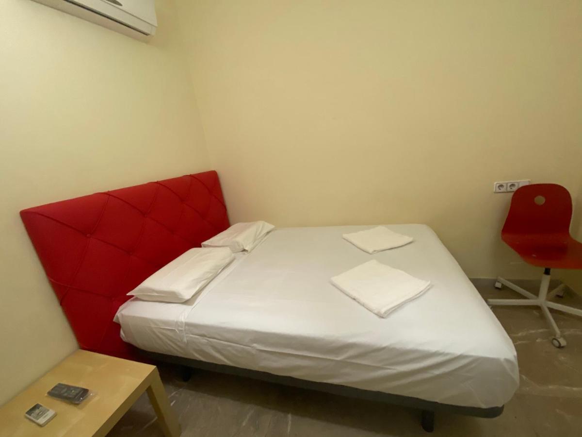 Hostal Granvia 628 Barcellona Esterno foto