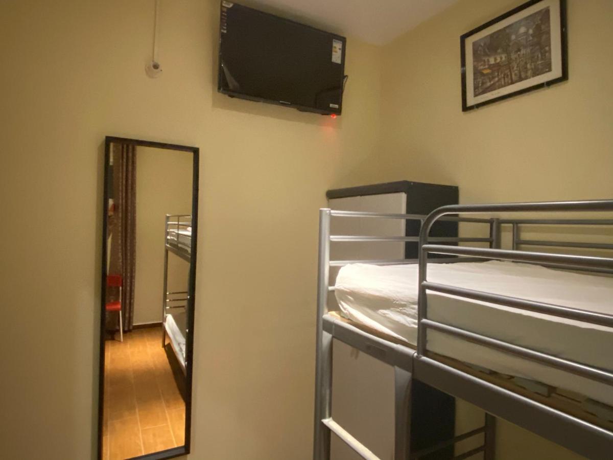 Hostal Granvia 628 Barcellona Esterno foto