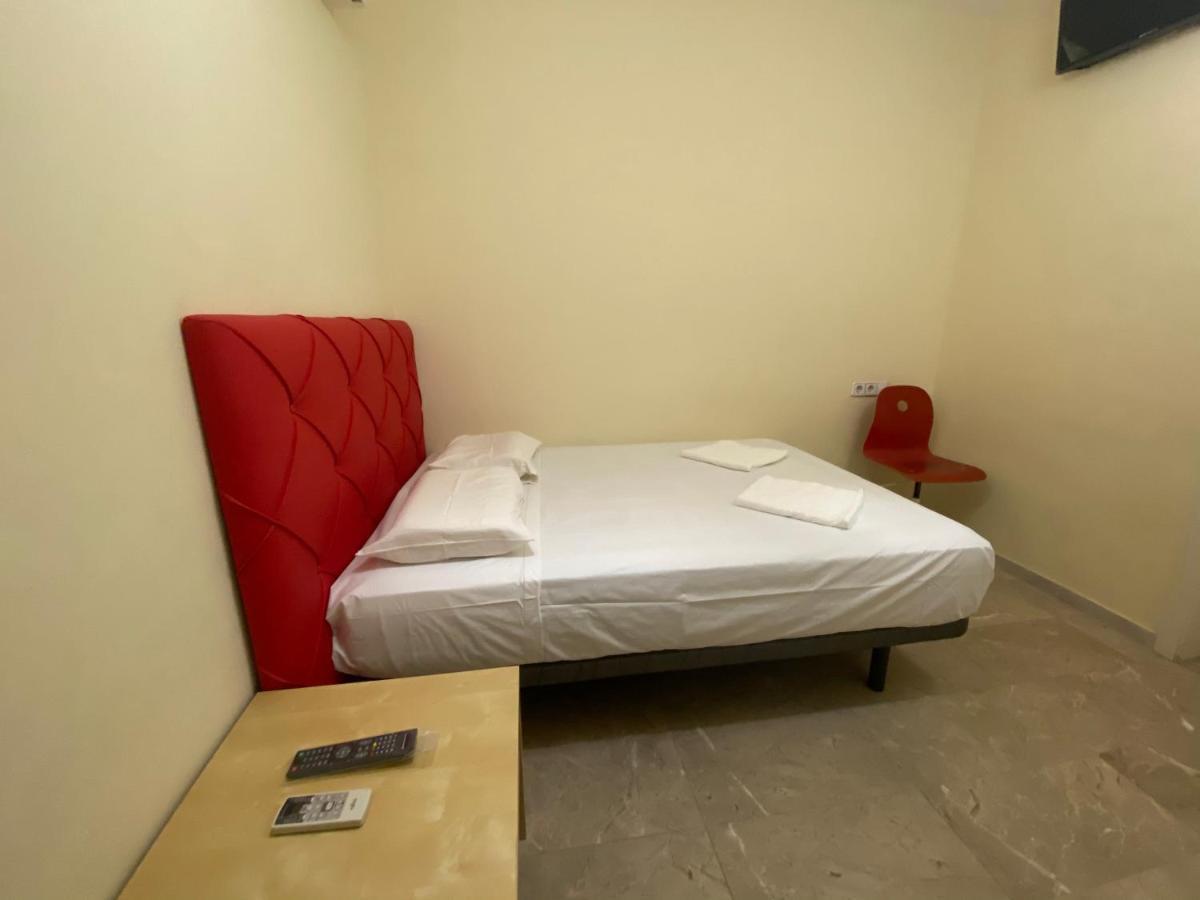 Hostal Granvia 628 Barcellona Esterno foto