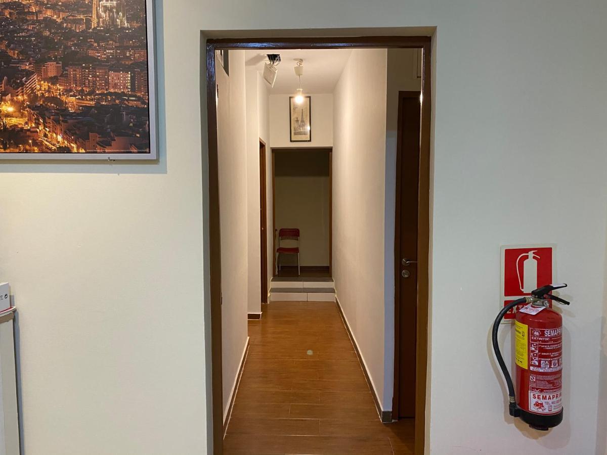 Hostal Granvia 628 Barcellona Esterno foto