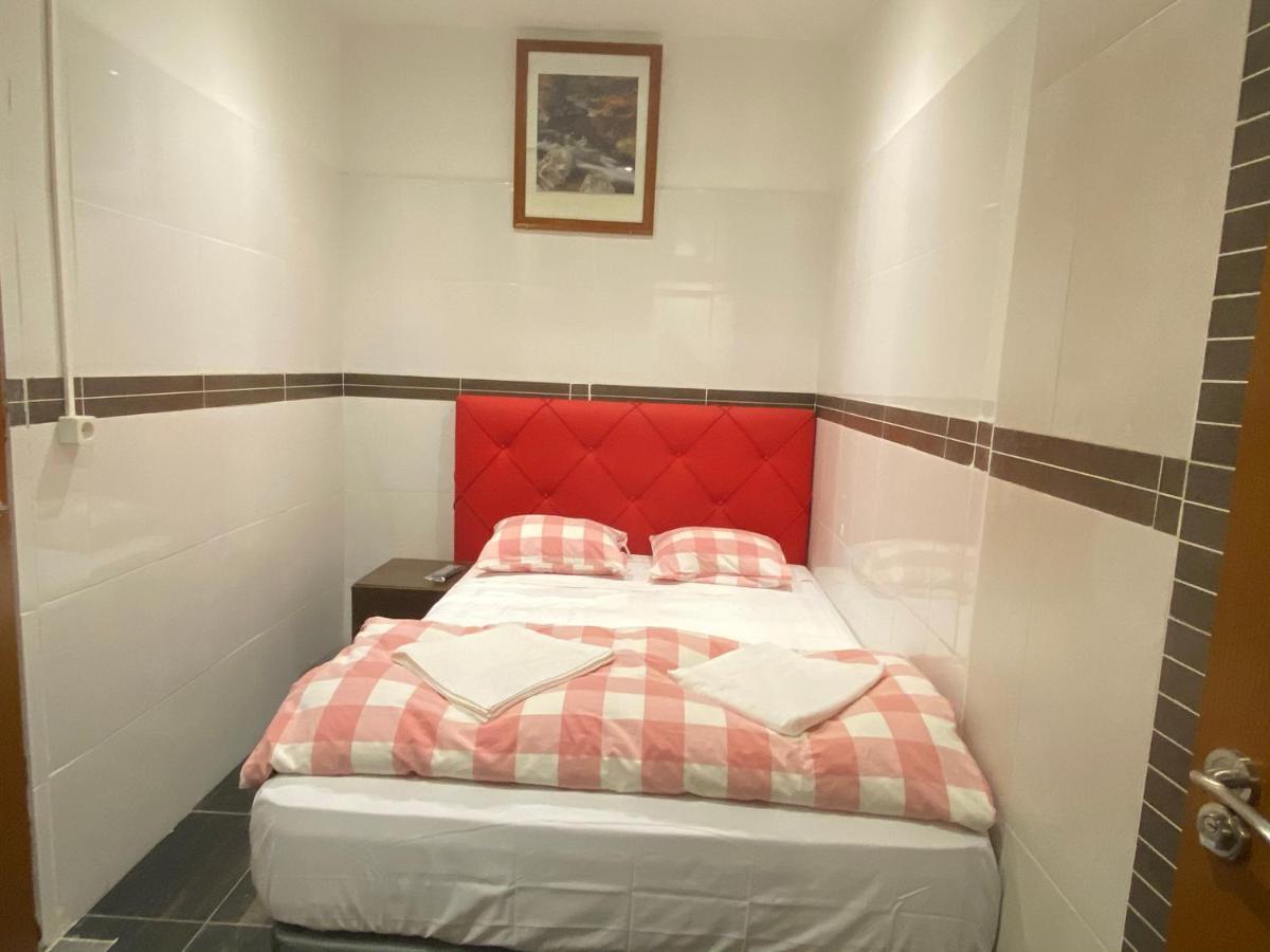 Hostal Granvia 628 Barcellona Esterno foto