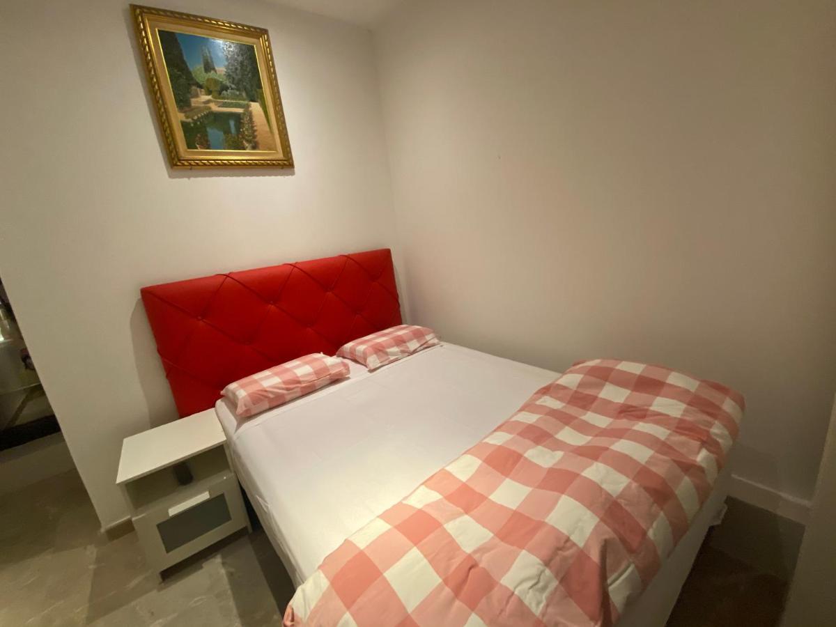 Hostal Granvia 628 Barcellona Esterno foto
