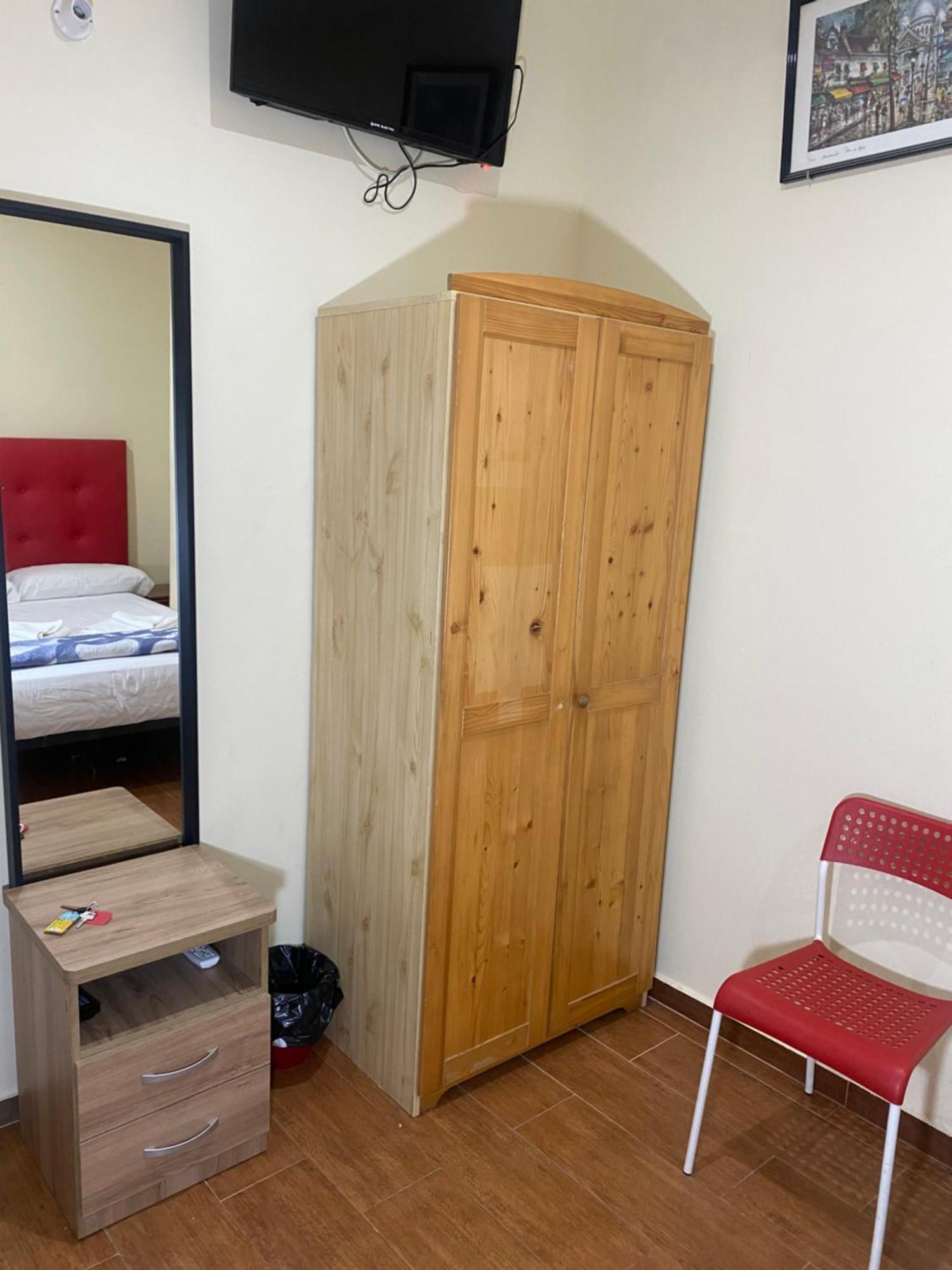 Hostal Granvia 628 Barcellona Esterno foto