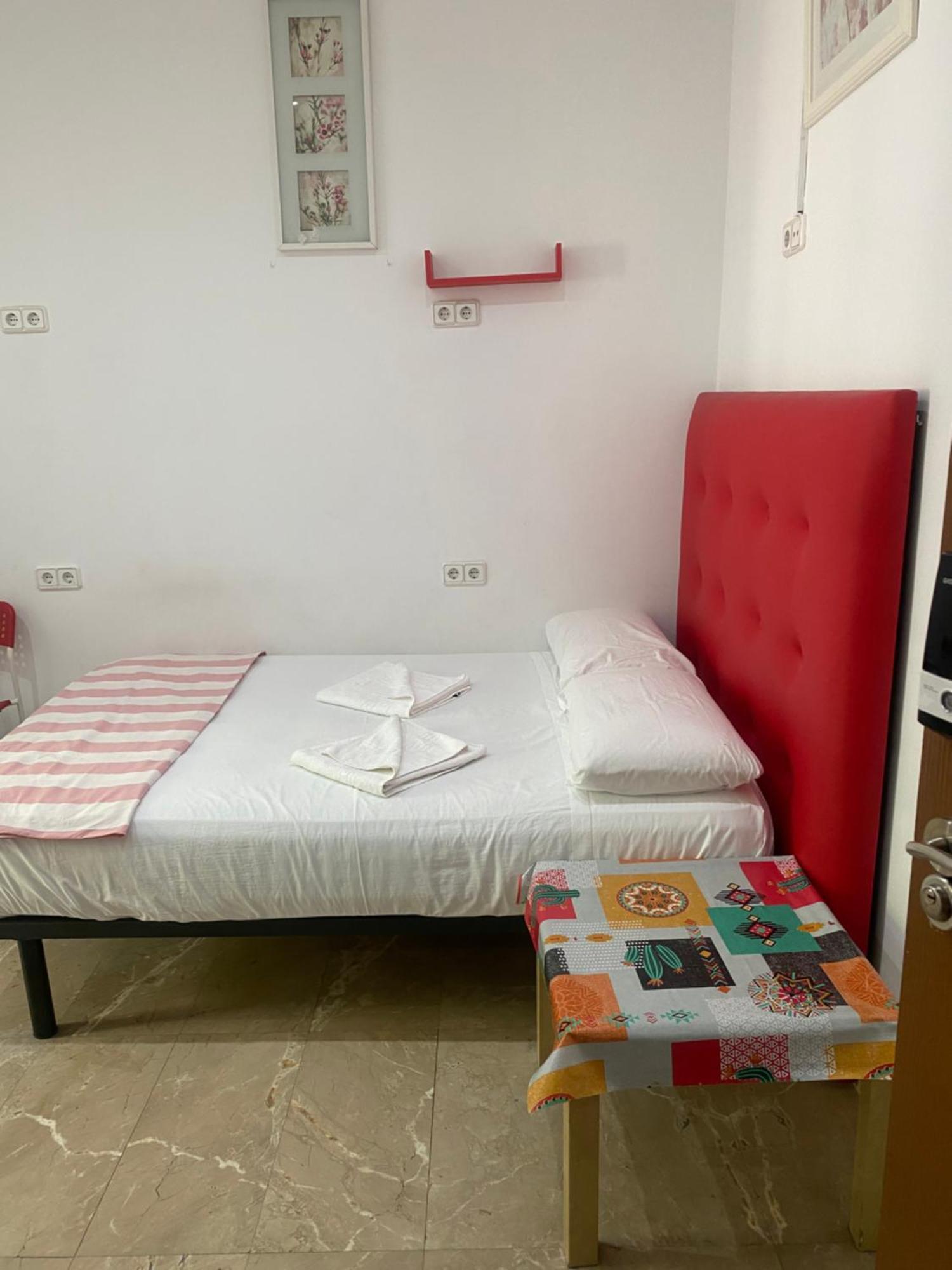 Hostal Granvia 628 Barcellona Esterno foto