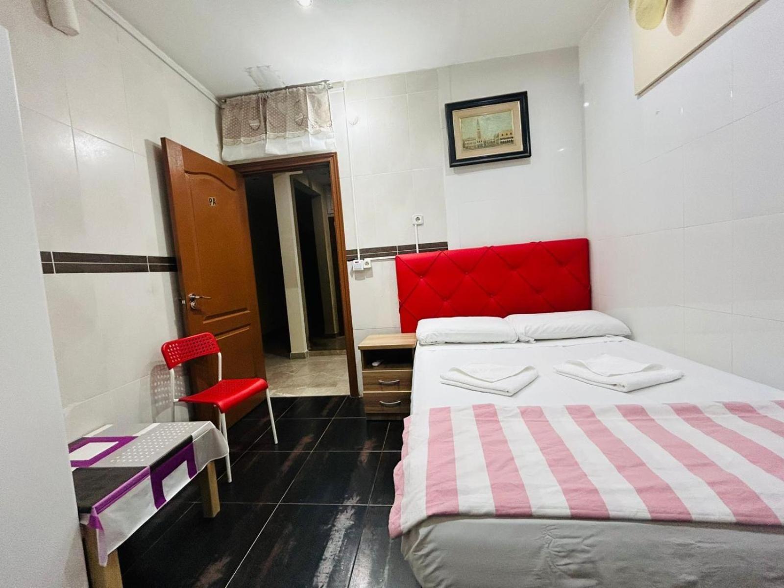 Hostal Granvia 628 Barcellona Esterno foto