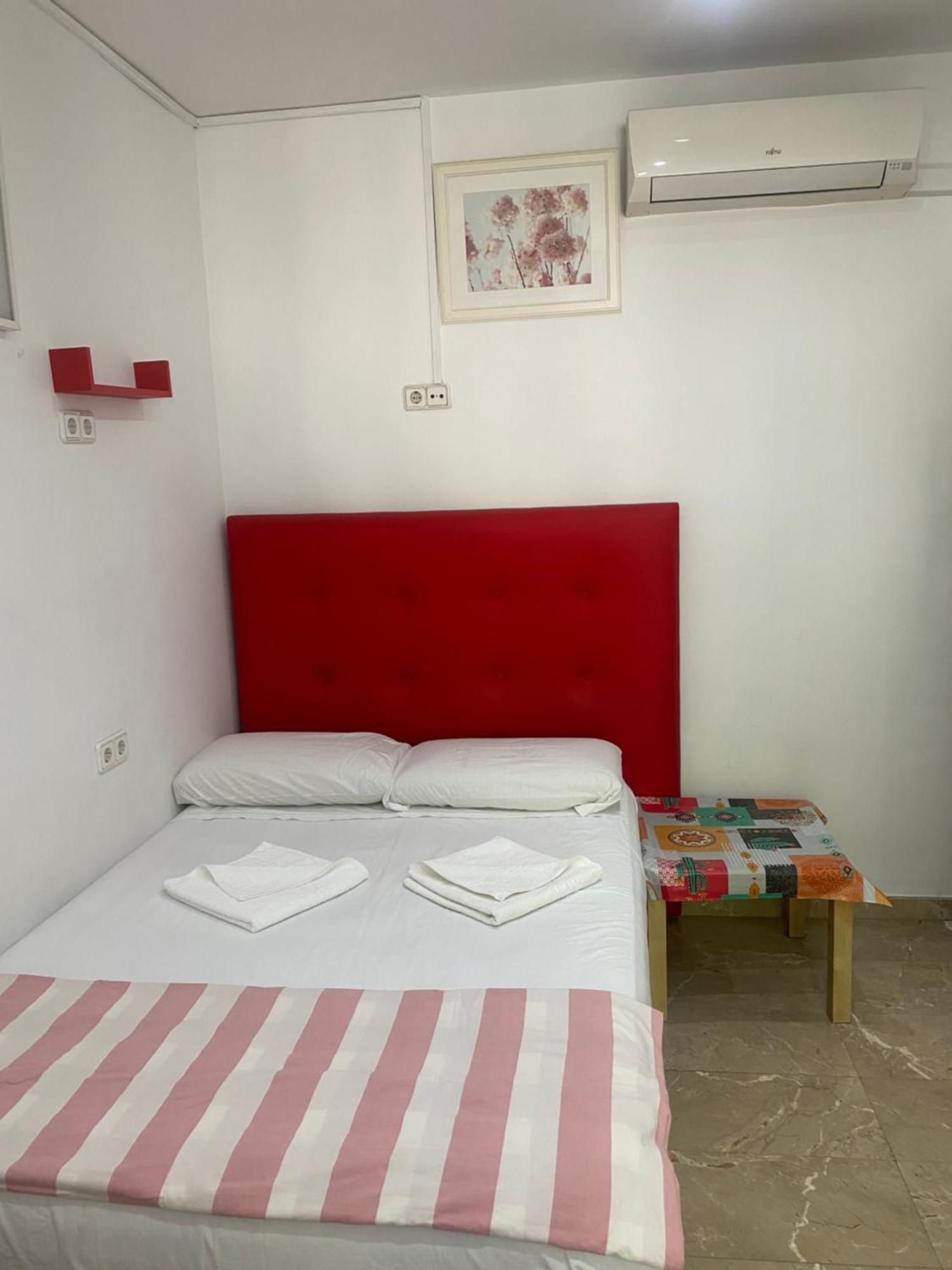 Hostal Granvia 628 Barcellona Esterno foto